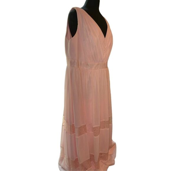 David’s Bridal Soft Pink Maxi Dress - Picture 3 of 8